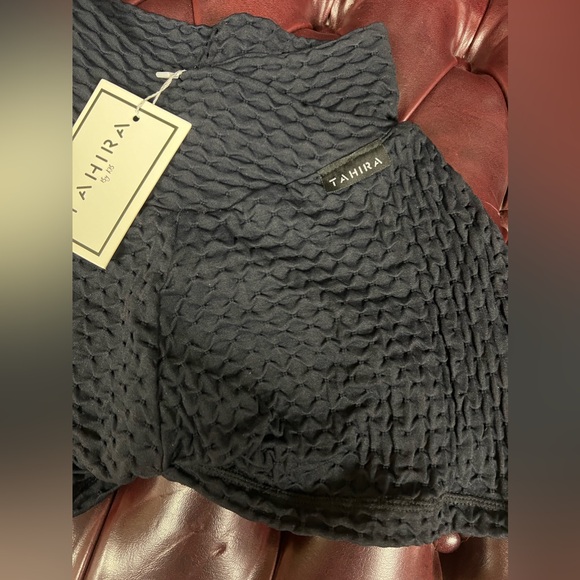 Tahira By KB Scrunch Shorts NWT - Picture 4 of 4